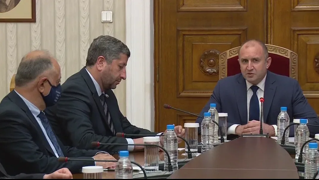 Демократична България се отказа от мандат