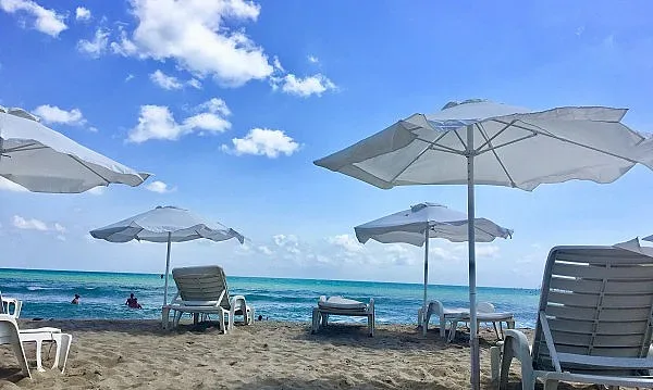 Хотелиери: Спешно комисия по туризъм в парламента