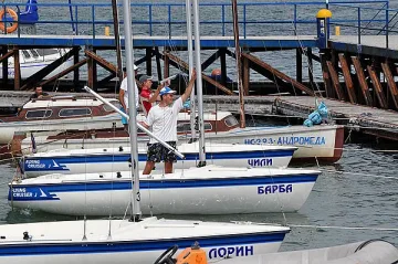 Тиатлонистите и Спортното училище подкрепят НСА и ПК "Бриз"