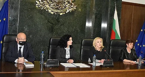 Разбиха престъпна група за купуване на гласове