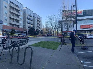 Стрелба в Сиатъл, тийнейджърка се бори за живота