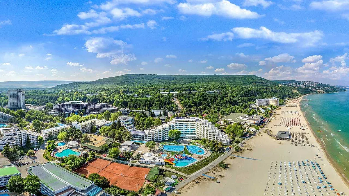 Албена се готви за първите туристи