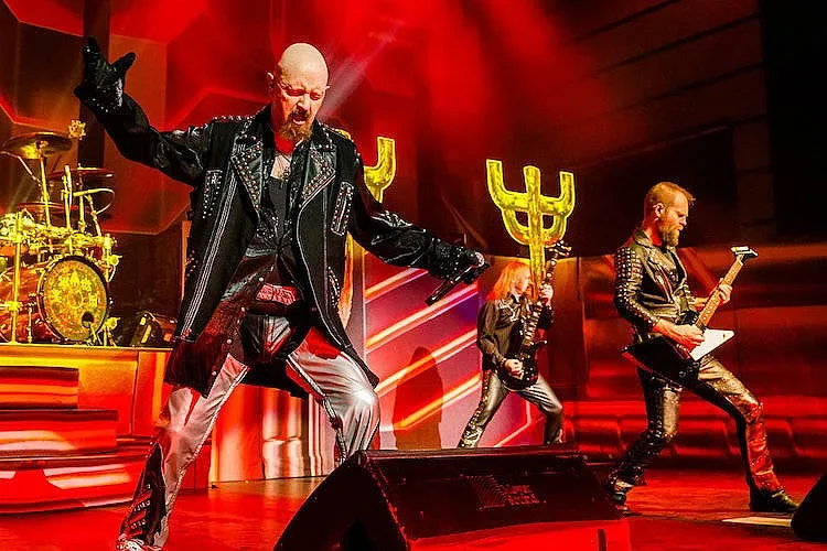 Феновете в екстаз! Как ги зарадва Judas Priest