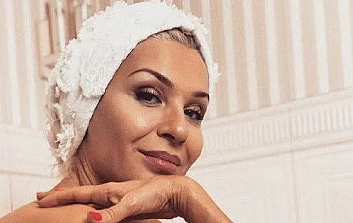 Къде се съблича Гала