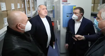 Премиерът: Обещах най-добрите ваксини. Изпълнено.