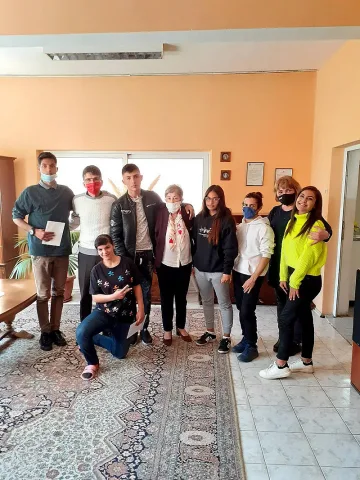 Старозагорски абитуриенти без родители получиха финансова подкрепа