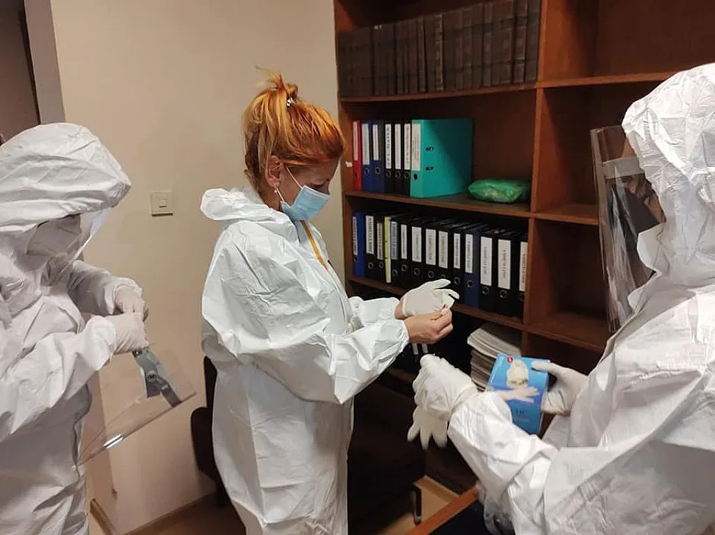 Ковид комисия обикаля болниците