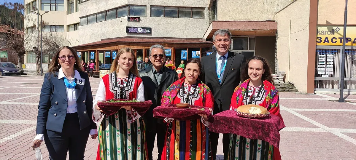 Карадайъ: Да върнем България на младите хора