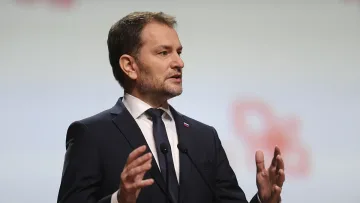 Премиер от ЕС даде оставка, купил руска ваксина