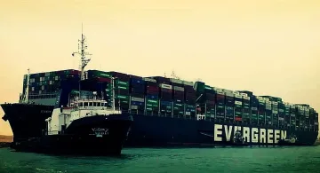 Случайно ли затвориха Суецкия канал?