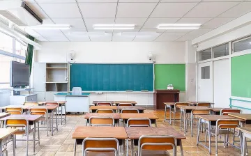 Гърция затворена, Ирландия праща в хотел