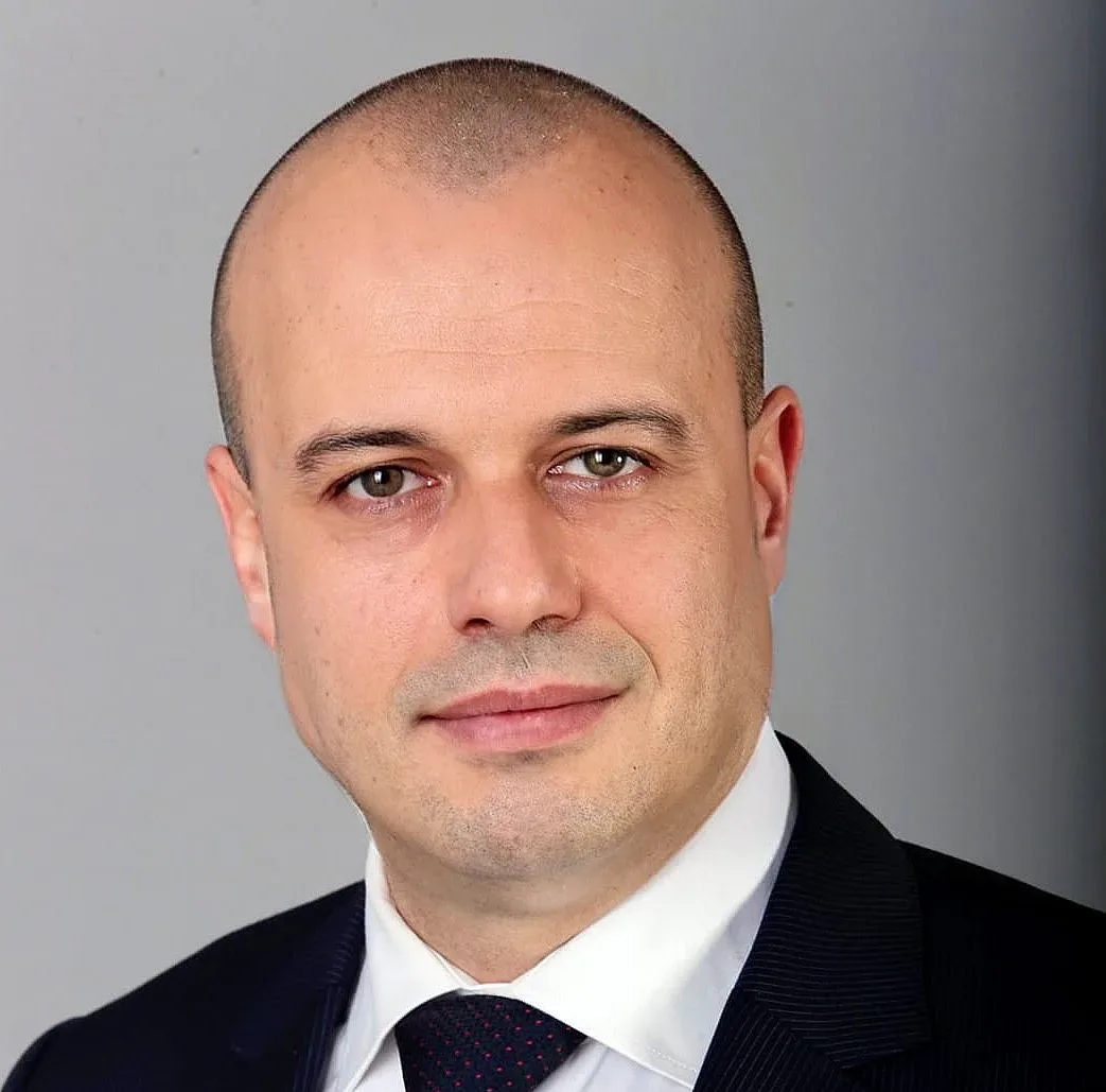 Проданов: Решението за хаоса е сваляне на Борисов