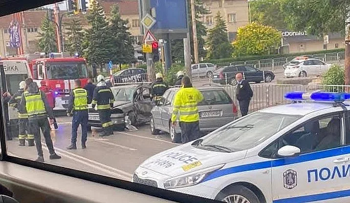 Ужас в София! Автобус уби човек