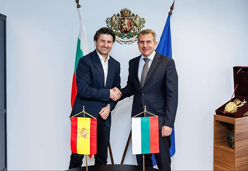 Боршош на знакова среща с посланика на Испания. Какво обсъдиха