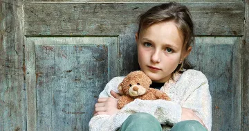 Короната направи децата нещастни и обездвижени