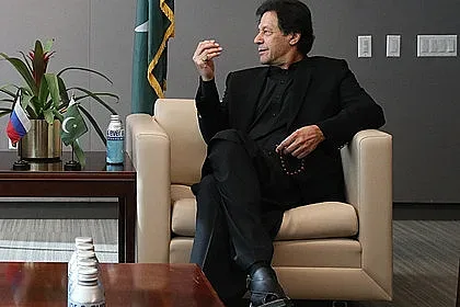 Премиер се разболя след китайска ваксина