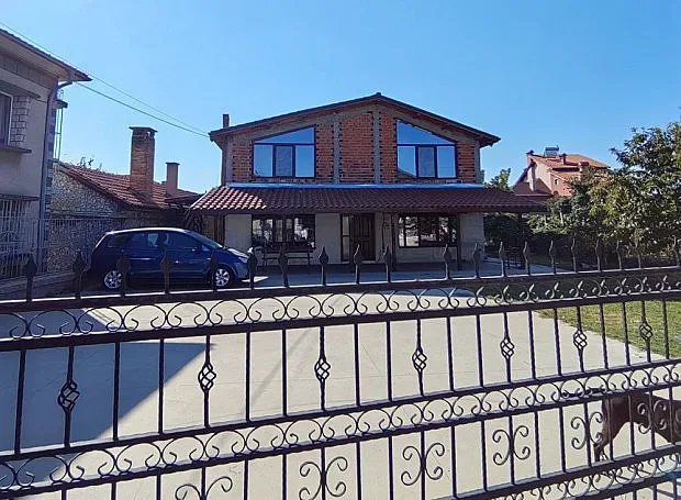 Потребители се хванаха за главата. Изненадваща оферта за къща