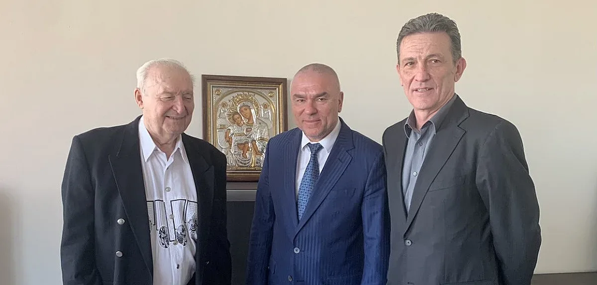 Легендата Георги Младенов: Шампионите тръгват от училищата