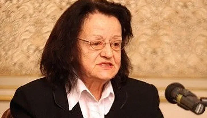 Майката на Баташов почина преди именния си ден