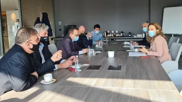 Николова успокои хотелиерите за началото на сезона