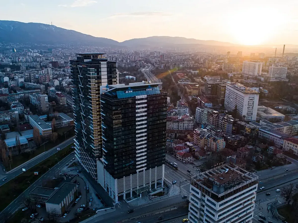 Всички разплащателни пакети на ОББ без такса за обслужване за първата година