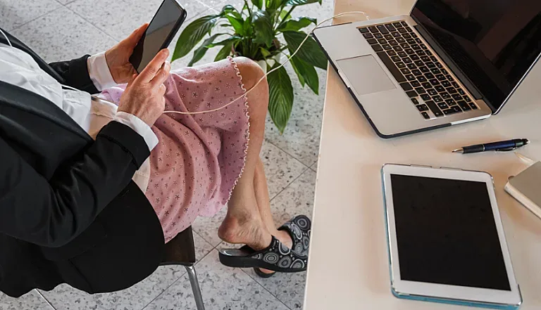 Само един от трима излиза от дома си за работа