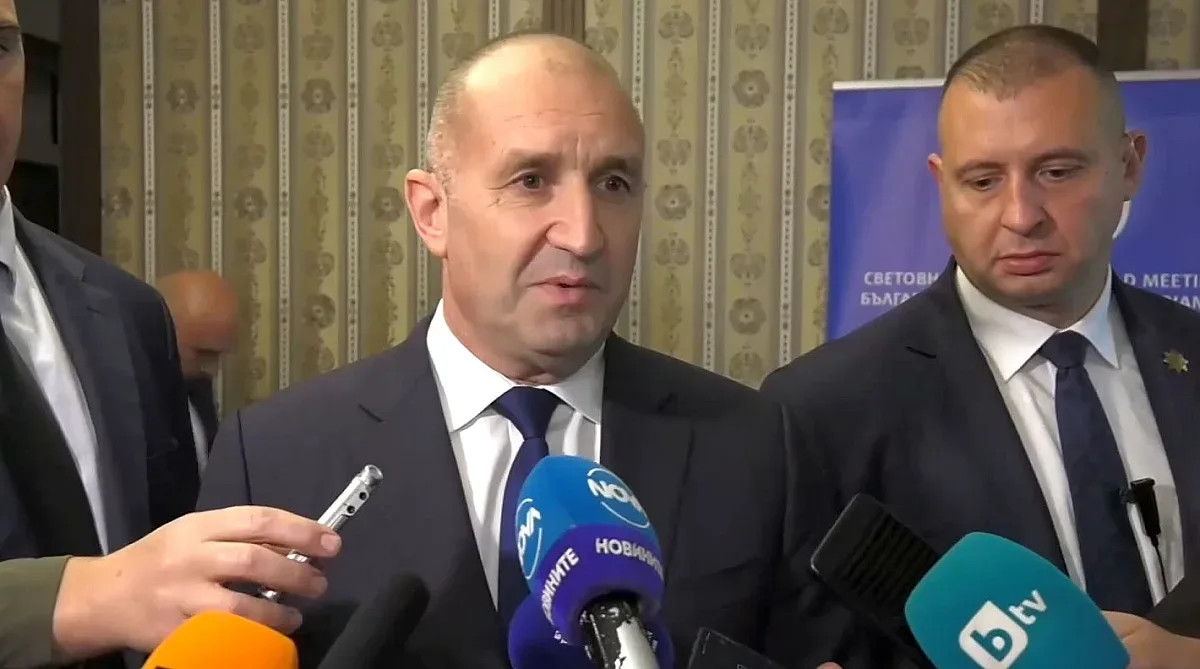 Радев се изниза от коварен въпрос за еврото! Атакува Киселова