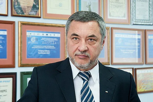 Симеонов: Незабавно затваряне на училищата