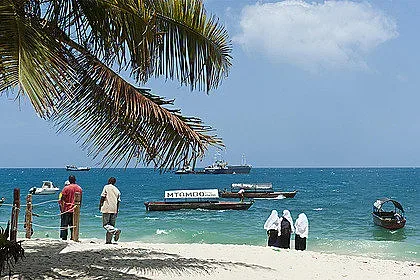 Туроператори на протест заради Занзибар
