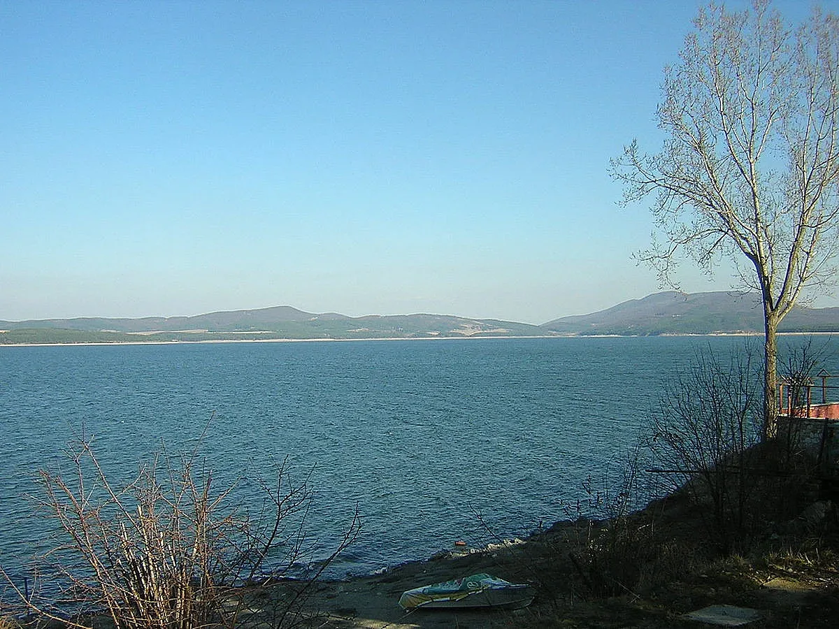 Внимание - водата в язовирите около София намалява