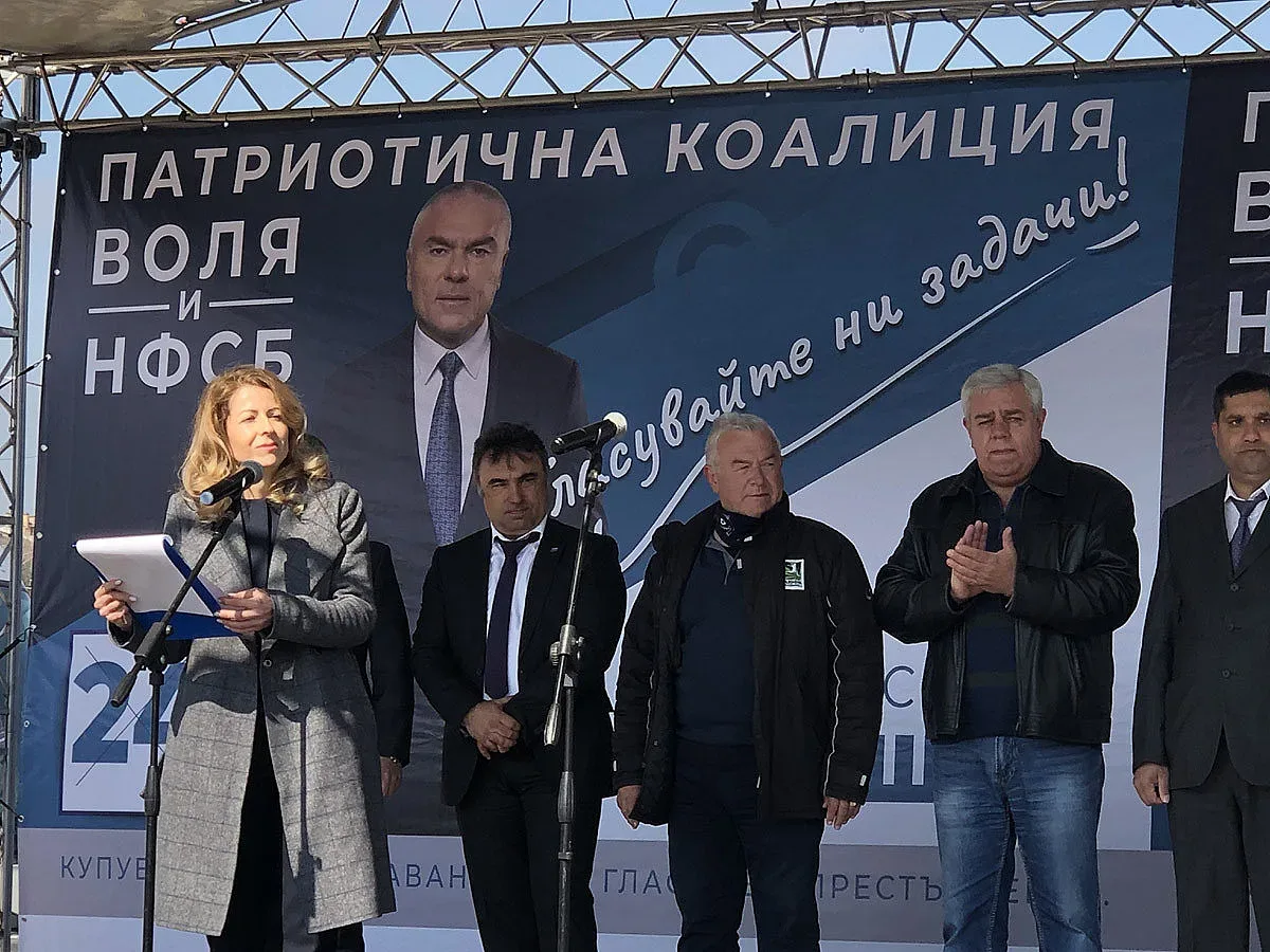 Плевенчани първи подписаха договора с Марешки