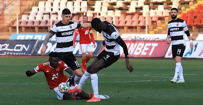 Локо (Пд) спира ЦСКА за титлата