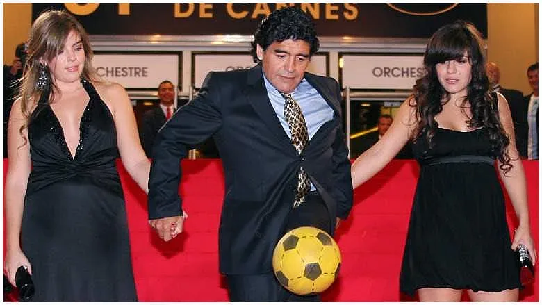 Наследството на Марадона напълни 5 сметки