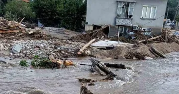 Метеоролозите бият тревога! Потопът идва в две области