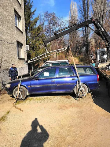 4 автомобила, бяха премахнати от паркинги в Стара Загора