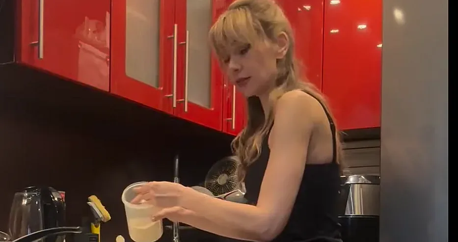 Нети побърка мрежата с този танц