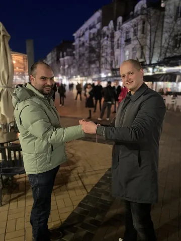 Млади социалисти раздадоха мартеници