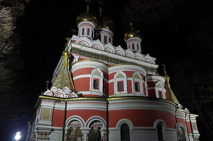 С камбанен звън грейна новото осветление на Шипченския манастир