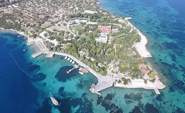 Продават остров, наричат го Егейските Малдиви