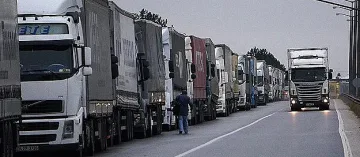 Огромна опашка от тирове на "Дунав мост 2". Какво се случва