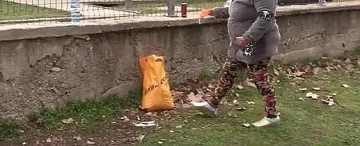 Какво има в оранжевите маски на вота в Мъглиж?