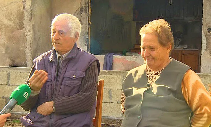 Историите на Кина Двулевката и момичето от локума