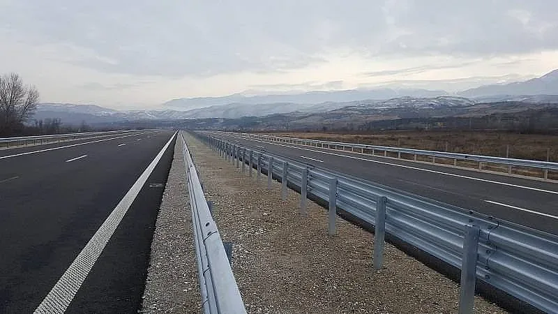 Пренасочва се движението по АМ "Струма"