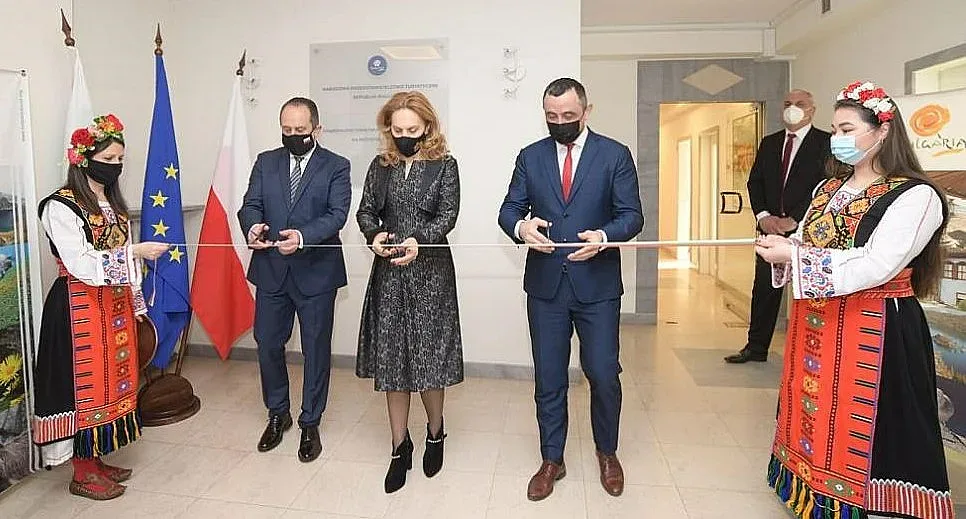 Министър Николова откри туристическо представителство във Варшава
