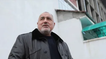 Борисов: Ако трябва, и БТР-и ще разнасят ваксините