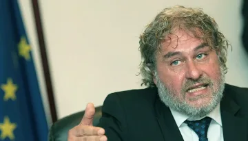 Горчивите награди на министър Банов