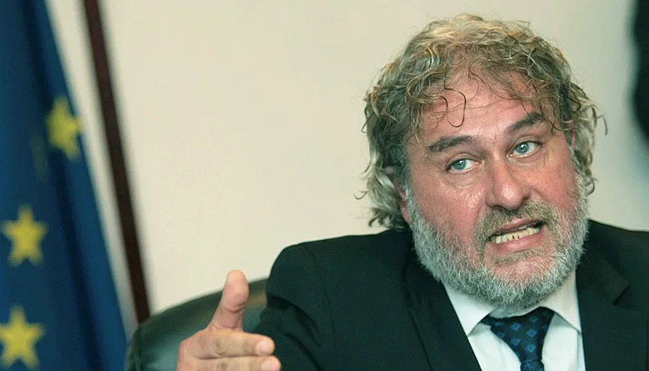 Горчивите награди на министър Банов