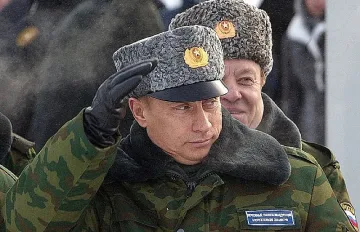 Защо Путин не иска да е генерал?