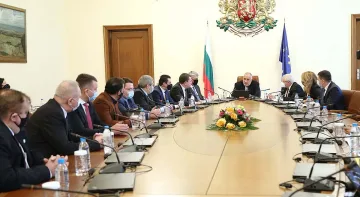Развързаха кесията: 30 млн. за 17 общини