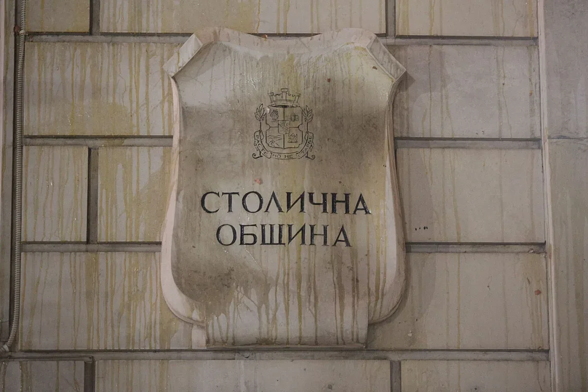 Искат оставка на Фандъкова за смъртта на момчето